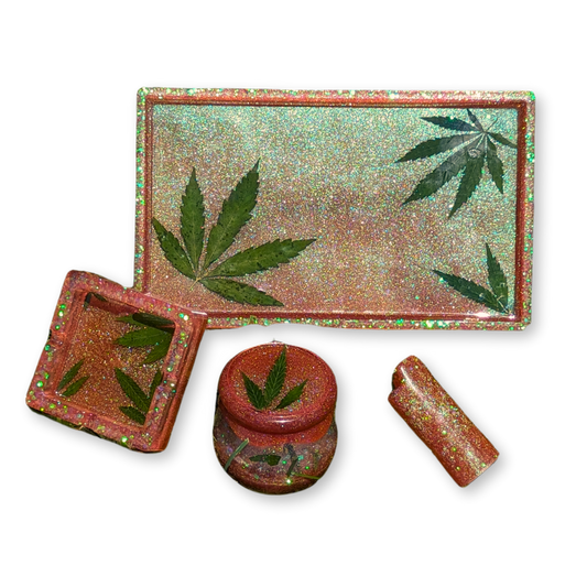 Stoner girl ash rolling tray set